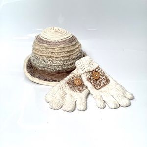 Beautiful Brim Hat & Chunky Knit Gloves Size M/L